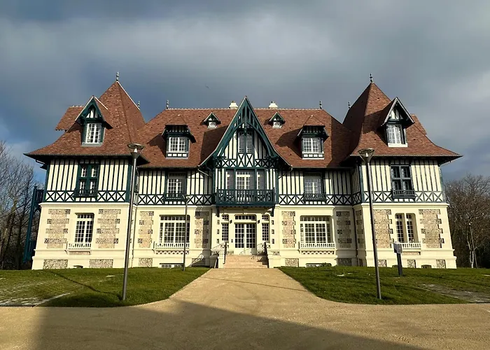 Dans Le Manoir Des Creuniers Avec Vue * Trouville-sur-Mer